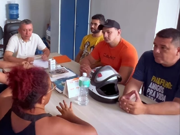 Prefeitura realiza reunião de planejamento do Quixadá Junino com Associação de Barraqueiros e Ambulantes