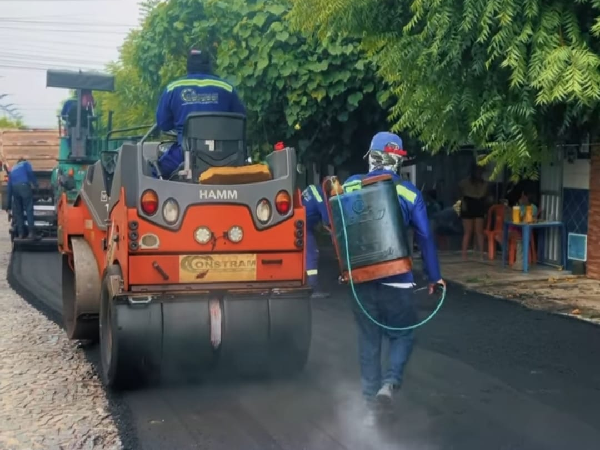 Prefeitura de Quixadá inicia obras de pavimentação na Avenida Edvardes Mendes de Carvalho